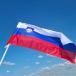 Zastava Slovenija, 1 m x 0,5 m, z žepkom za drog