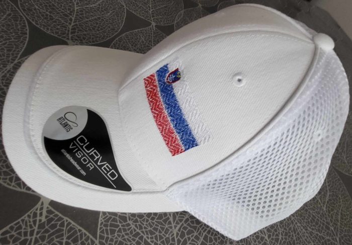 Polo kapa športna, SLO ZASTAVICA, zračno blago, bela, dvojni ščitnik